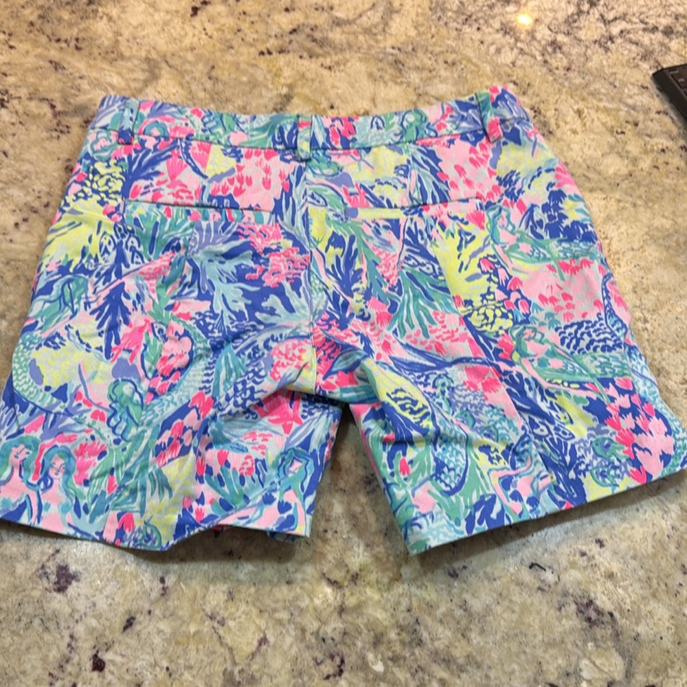 Lilly Pulitzer 5” Callahan shorts - Picture 2 of 10